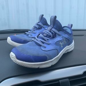 Girls Purple Under Armour tennis shoes